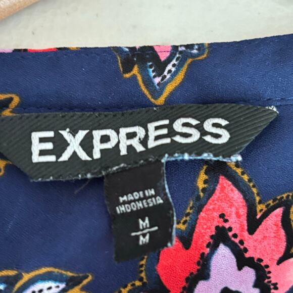 Express Womens Size Medium Blue Floral Button Tab Sleeves Tie Neck Casual Blouse - Picture 3 of 10